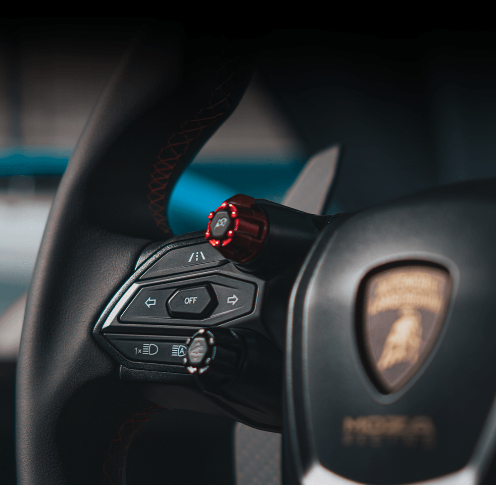 MOZA Revuelto Sim-Racing volant – Uspořádání ovládacích prvků připravené pro závody